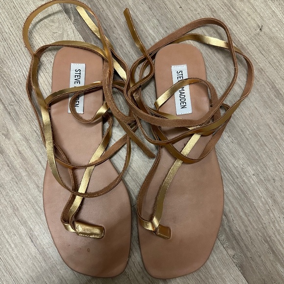 Steve Madden Gold Wynn Sandal - Picture 1 of 4